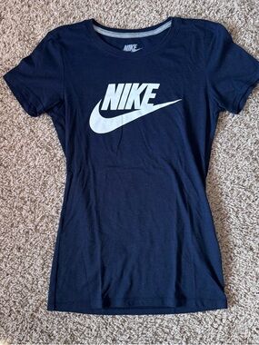 Nike Women's Slim Fit Navy Blue Logo Crew Neck Short Sleeve T-Shirt XS